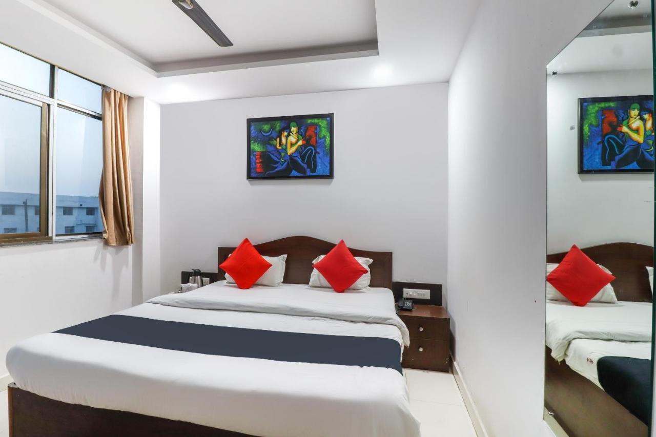 Capital O 70631 Hotel Dwarka International Darbhanga Eksteriør bilde